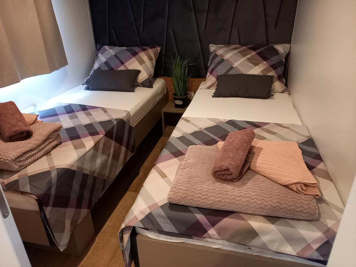 Mobile Home Agava 2 Biograd Na Moru Bagian luar foto